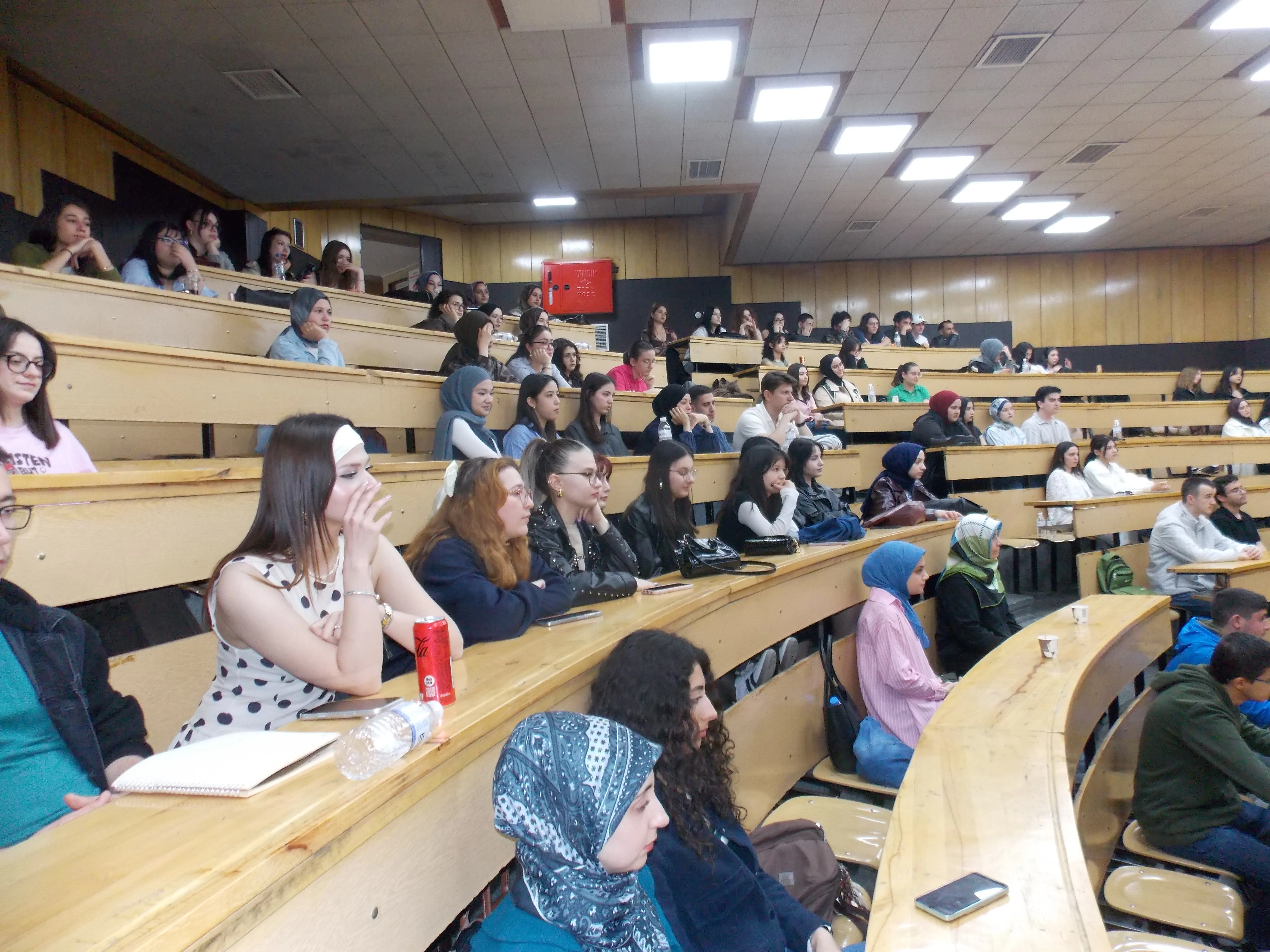 Selçuk Üniversitesi Edebiyat Fakültesi’nde Bağımlılık Semineri Düzenlendi
