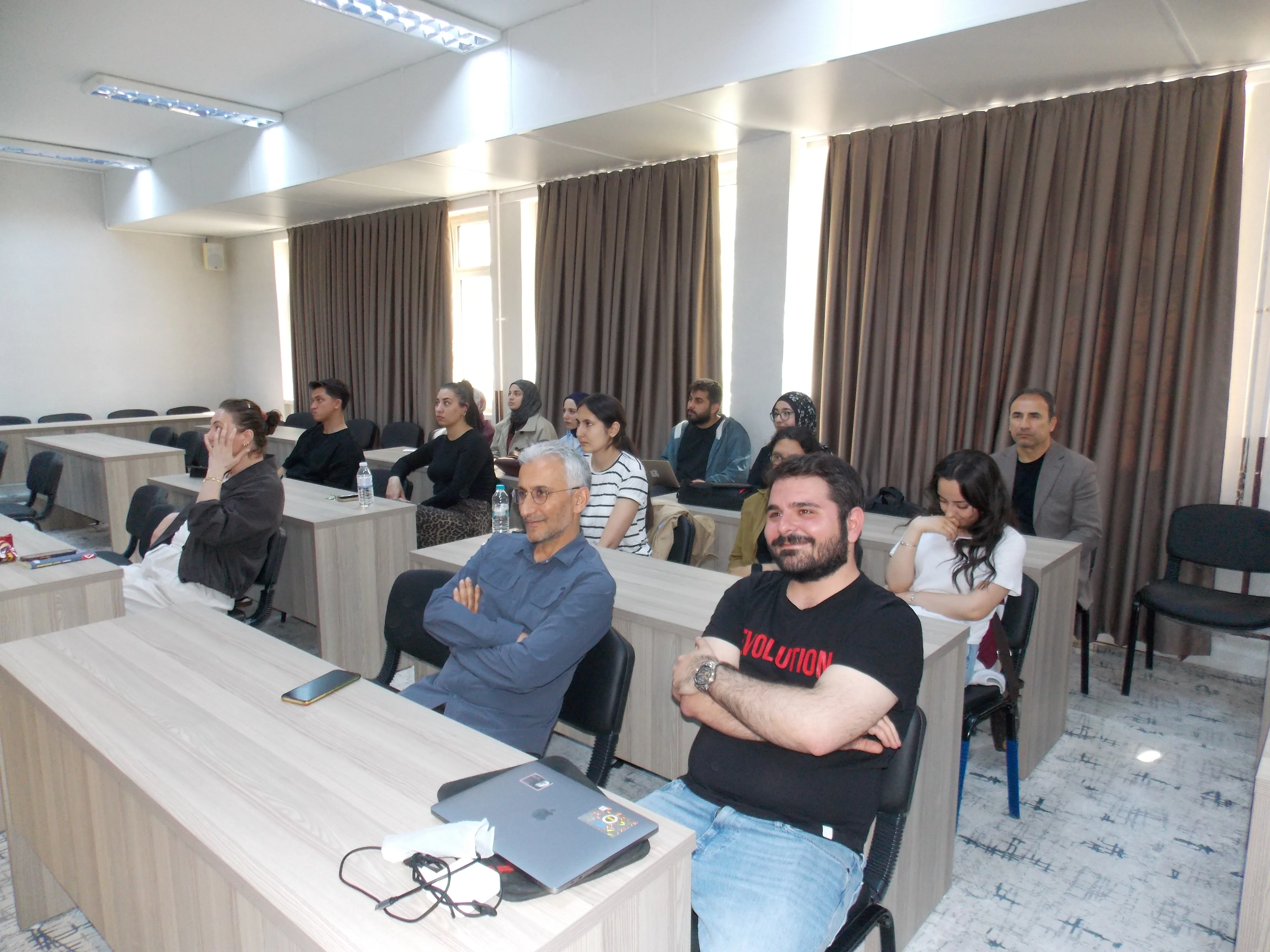 Selçuk Üniversitesi’nden Çevrimiçi Felsefe Semineri: “Kuantum Fiziğinde Felsefi Problemler”