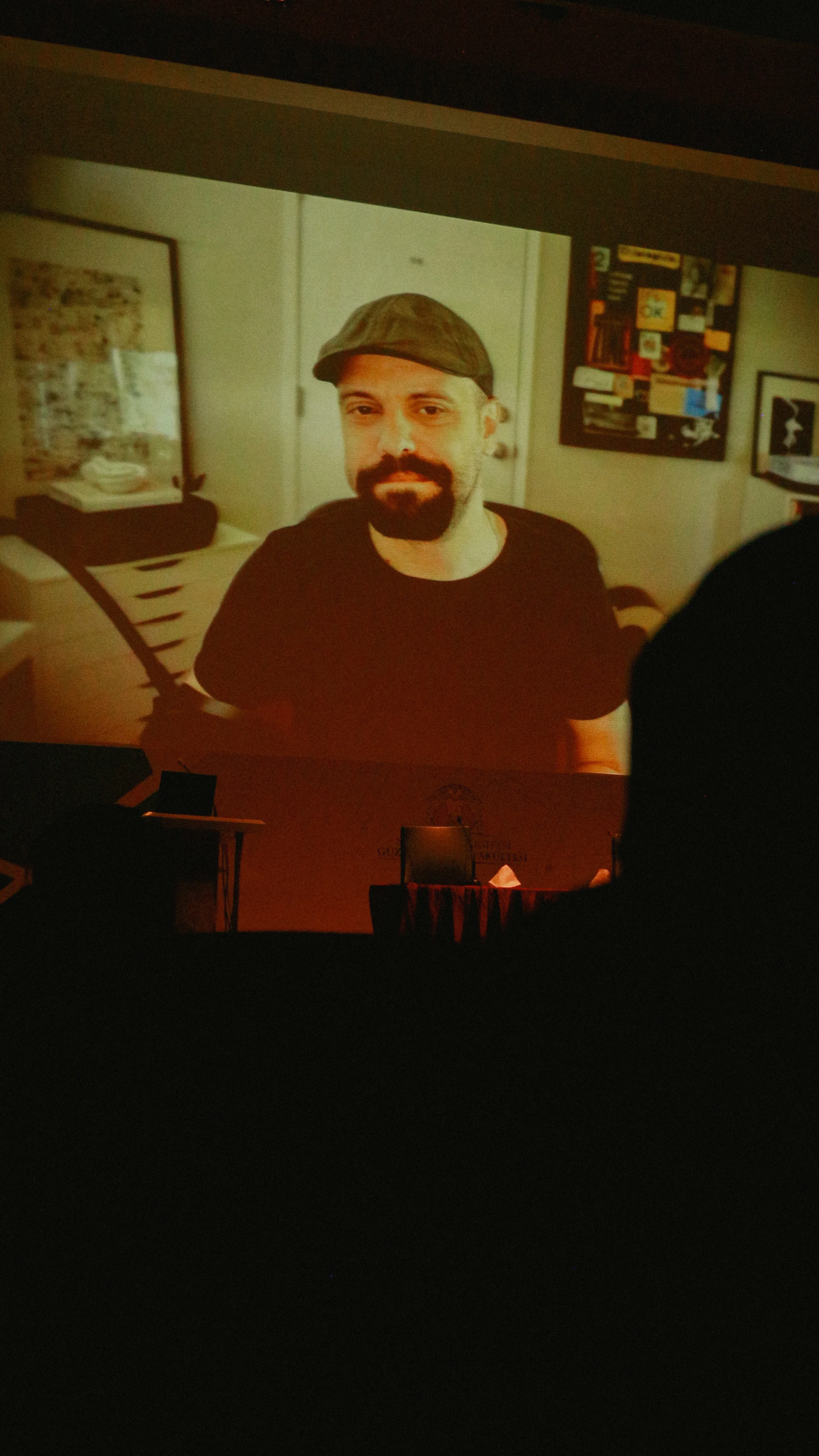 Video Gösterim / Ozan Karakoç konferansı gerçekleştirildi