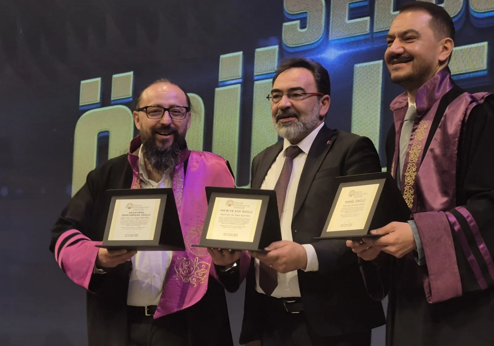 Selçuk Üniversitesinde başarıya katkı sağlayanlar ödüllendirildi