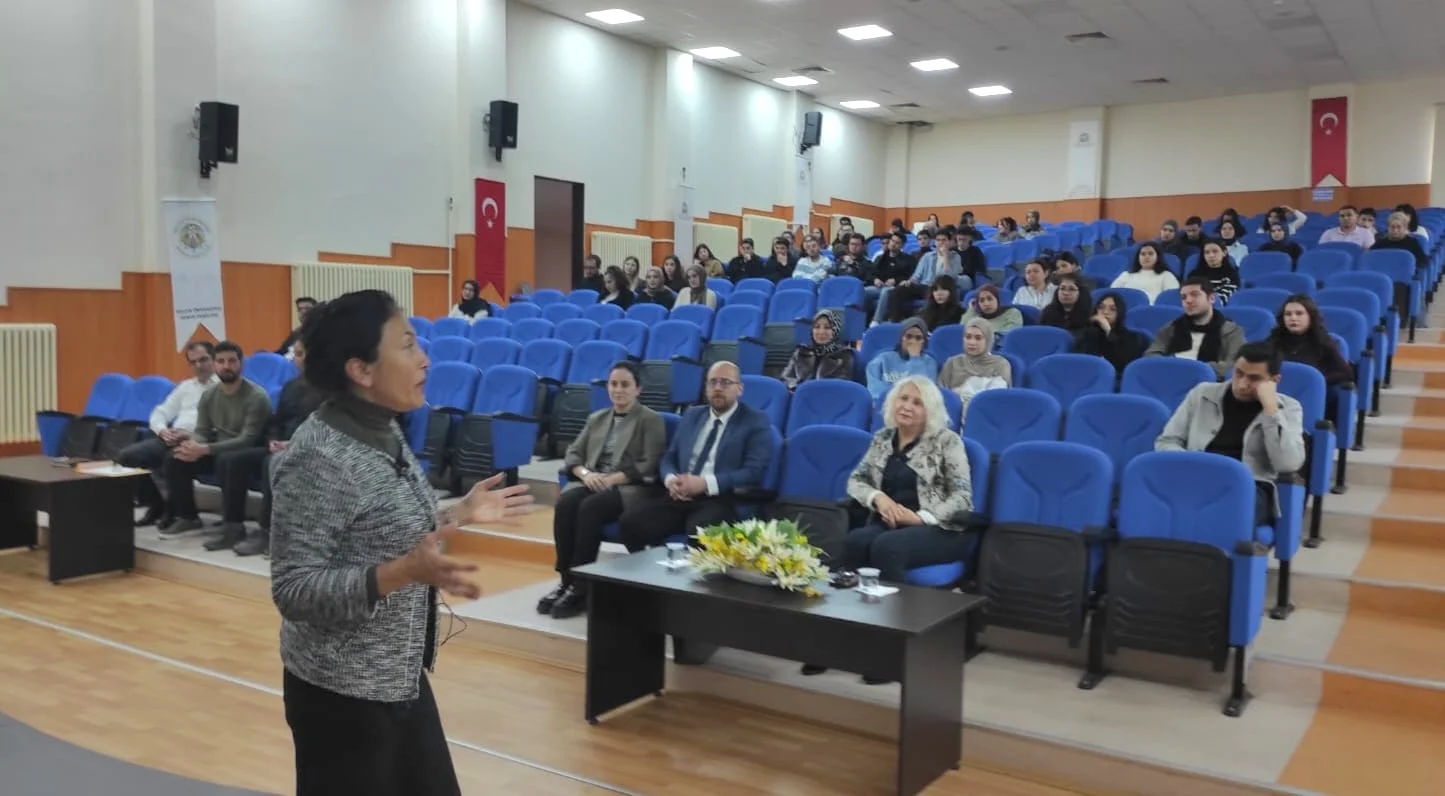 Fakültemizde “Anayasa Candır” Söyleşisi İlgi Gördü