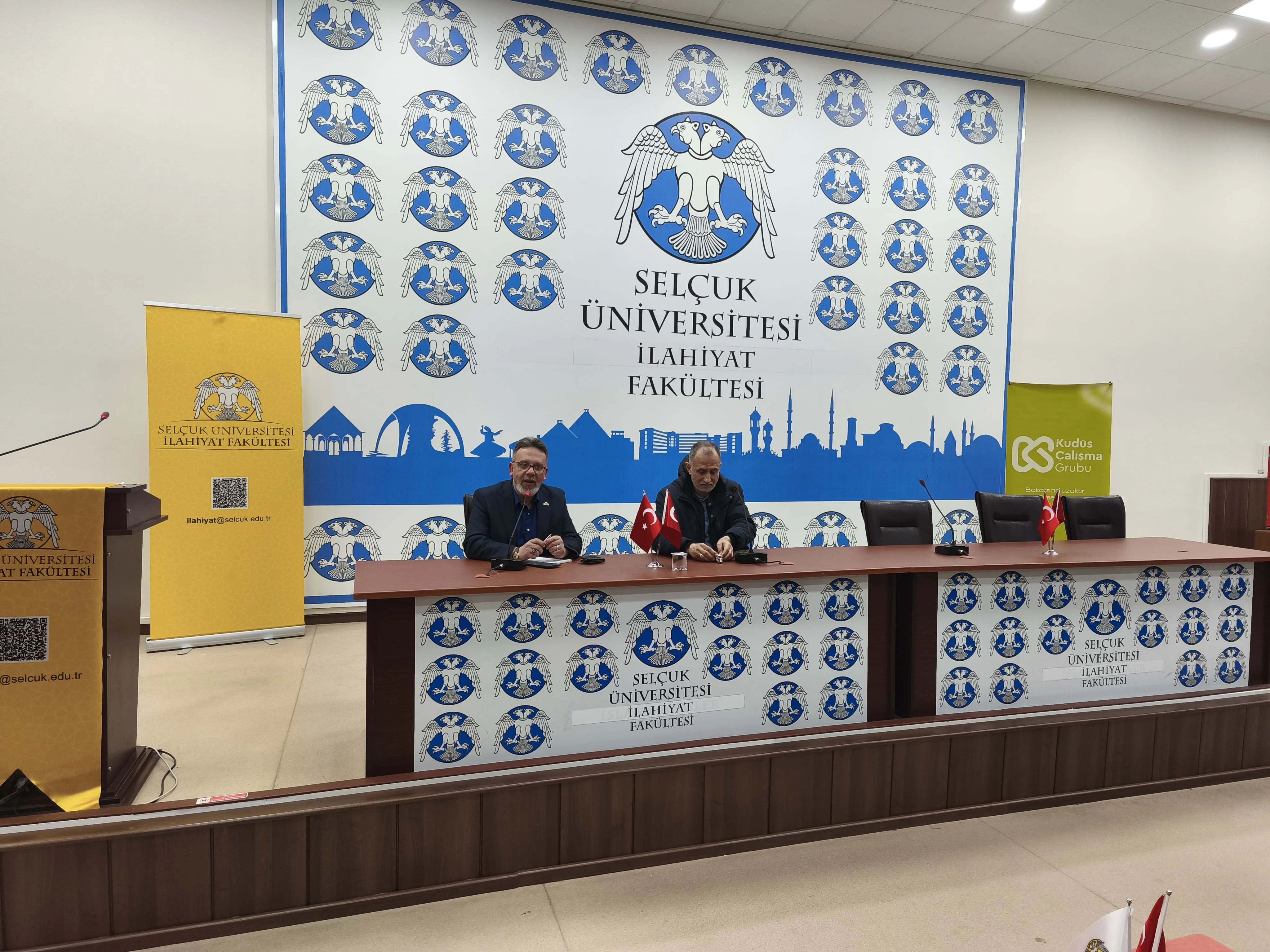 Filistin: Bitmeyen Kıyam" Konferansı Gerçekleşti