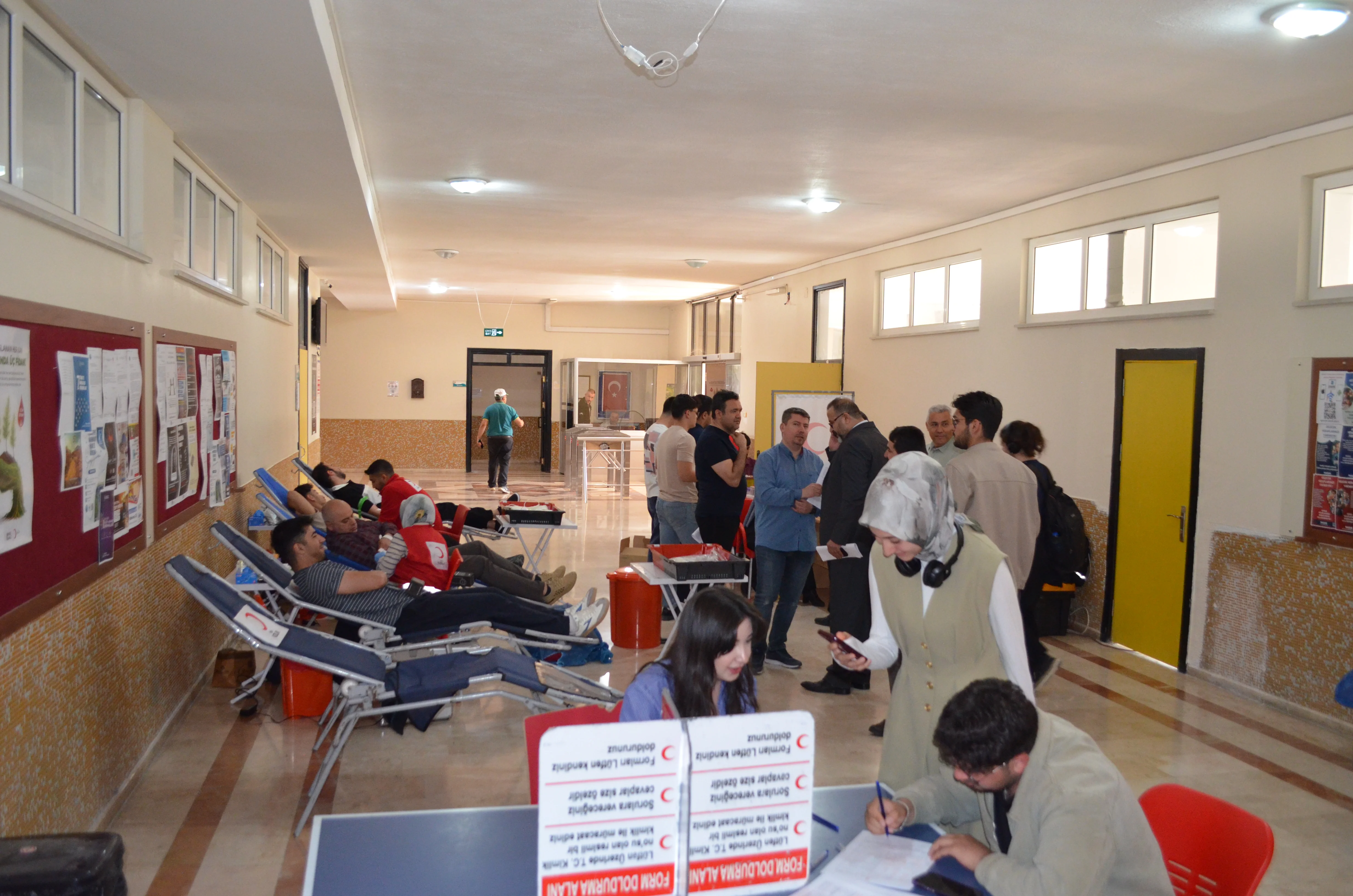 Fakültemizde Kızılay İş Birliğiyle Kan Bağışı Kampanyası Düzenlendi