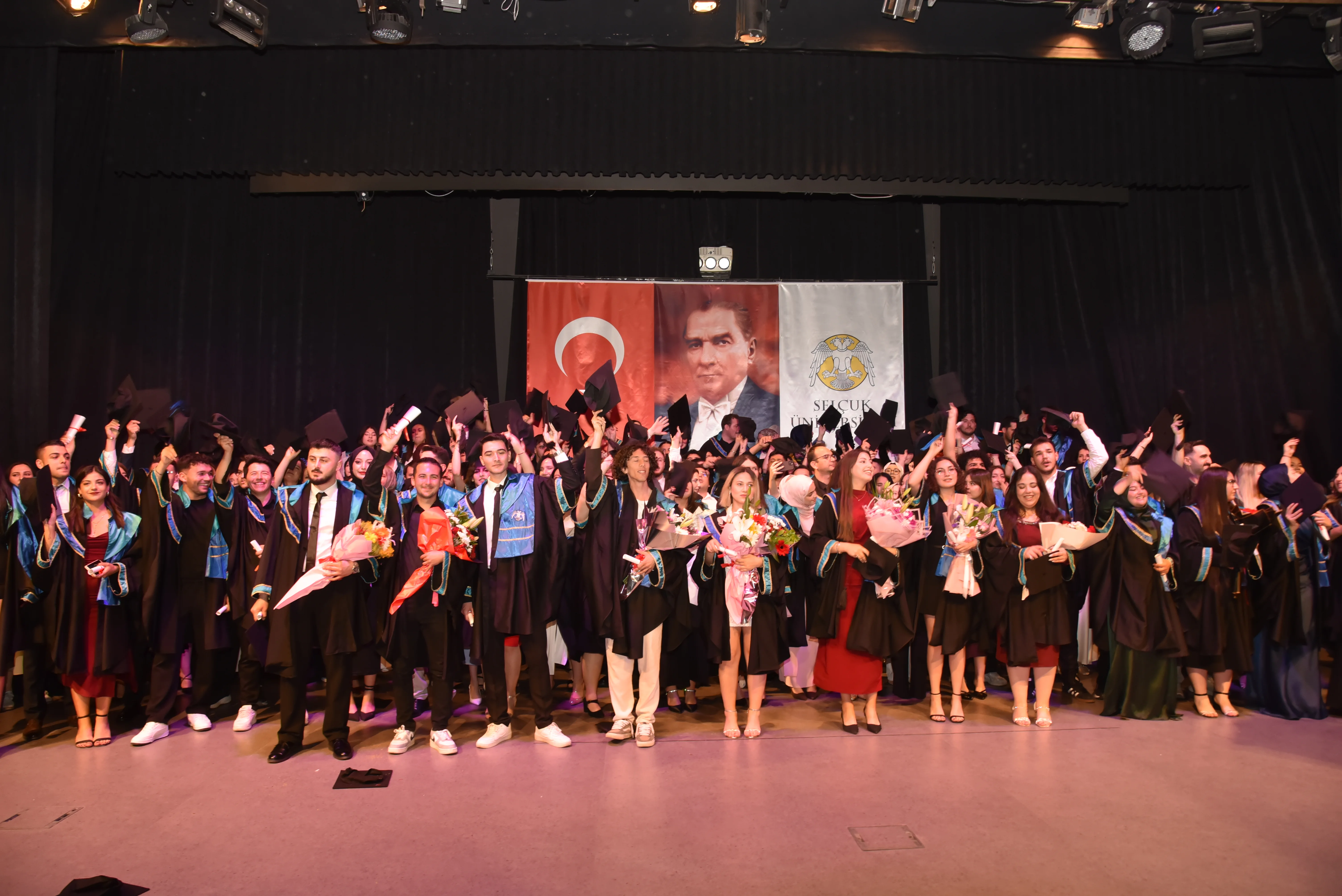 Turizm Fakültesinde Mezuniyet Coşkusu Yaşandı