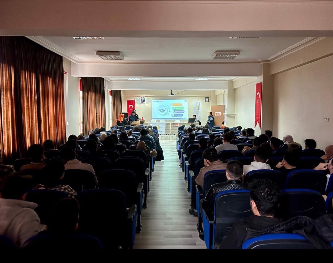 Yüksekokulumuzda "Temel Afet Bilinci Eğitimi" Verildi