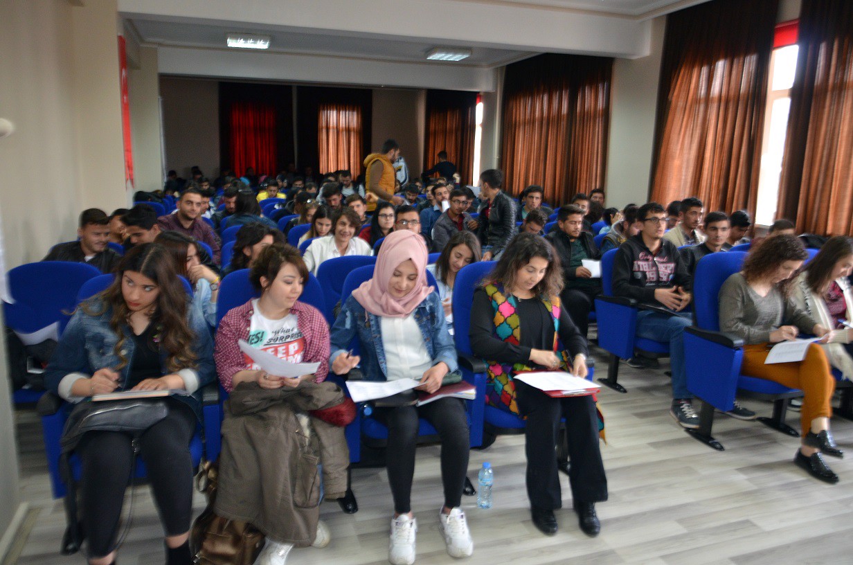 Misafir Öğr. Gör. Murat Öz ün Etkili İletişim Konulu Paneli