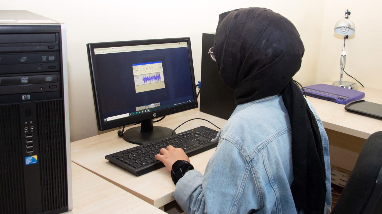 Görme engelliler için sesli kütüphane çalışması