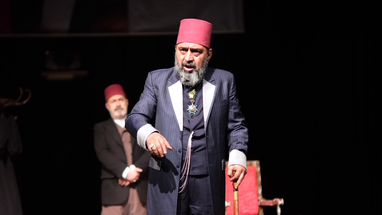 ‘Usta’ oyunu Selçuk Üniversitesinde sahnelendi