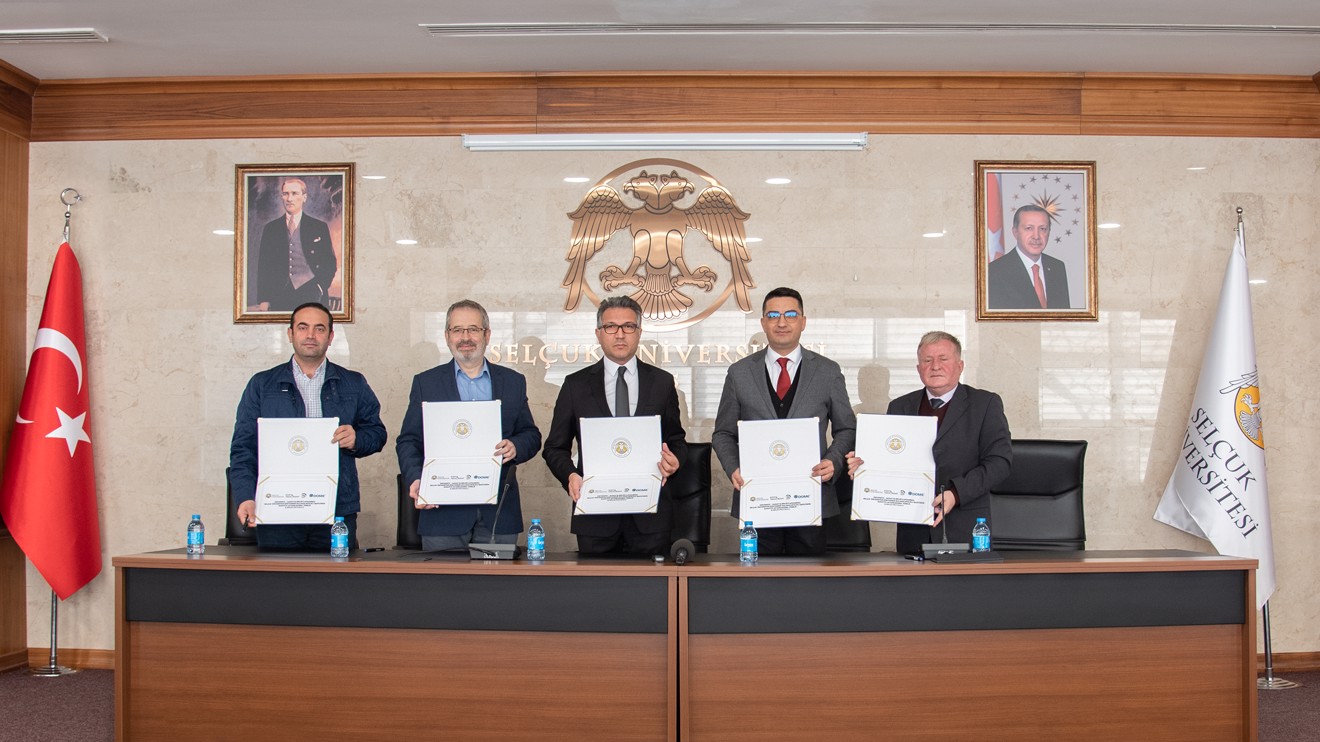 Rektör Aksoy “Üniversite tarihinde bir ilki yaşıyoruz”