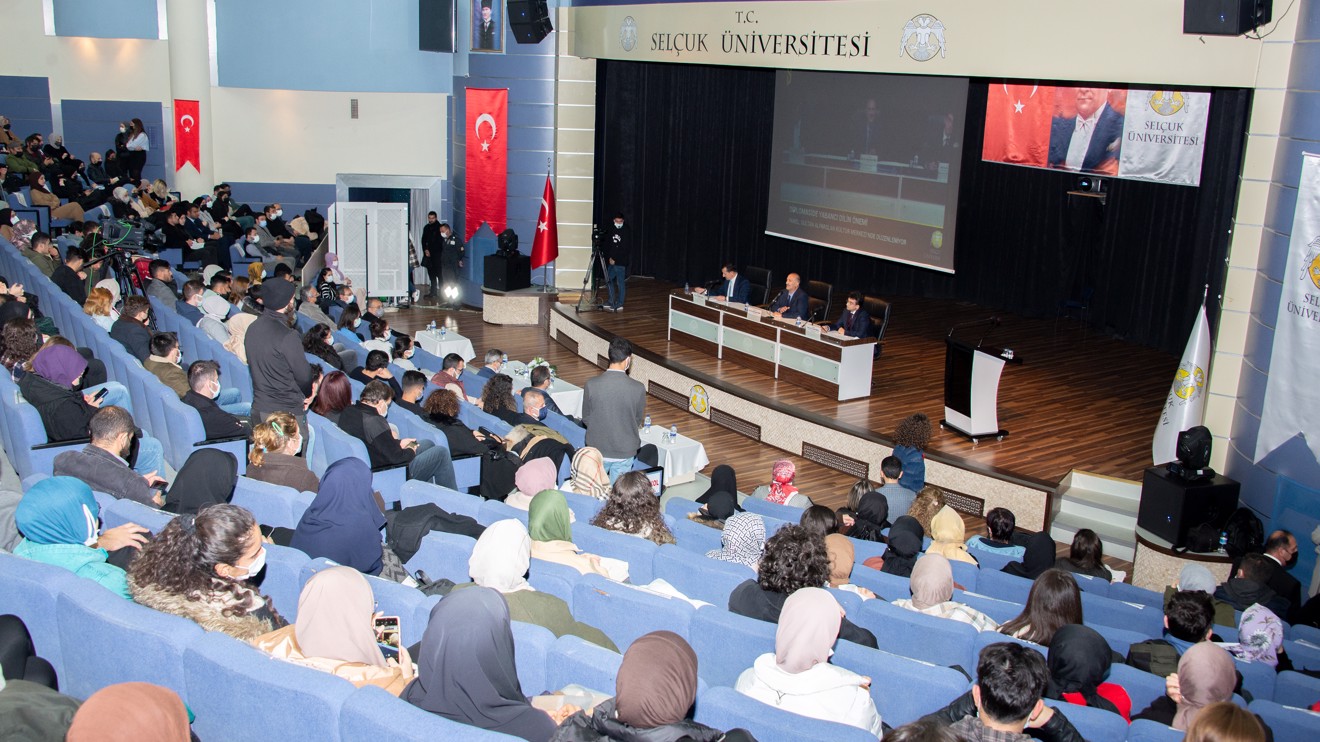 Selçuk Üniversitesinde diplomaside yabancı dilin önemi anlatıldı