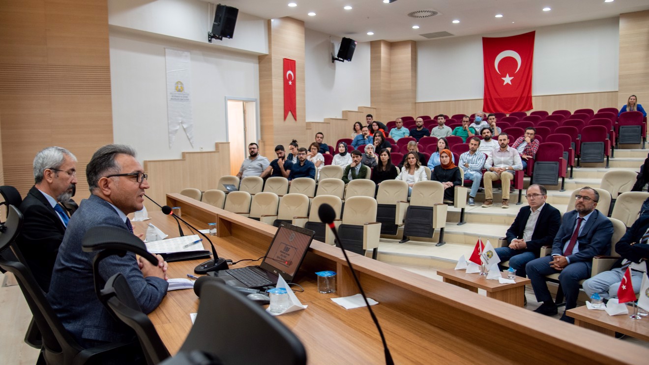 İktisadi ve İdari Bilimler Fakültesinde Akademik Kurul Toplantısı Yapıldı