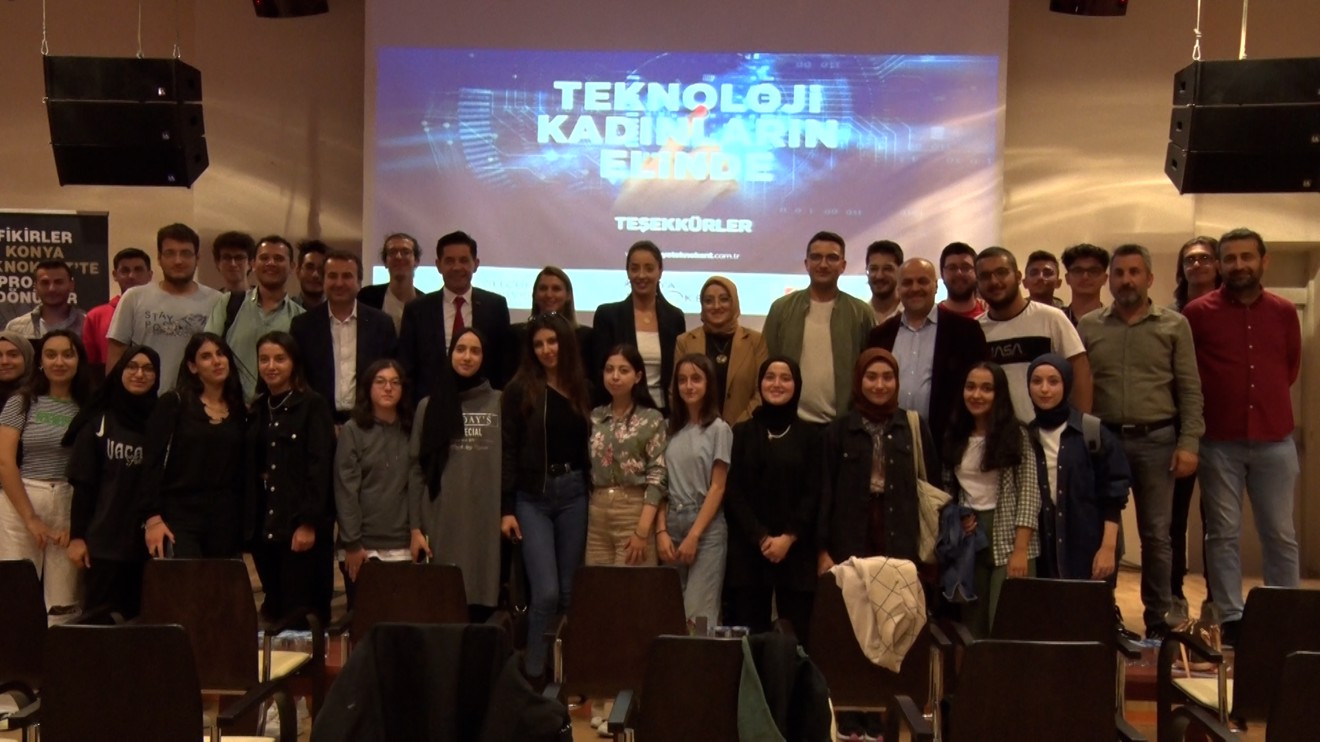 "Teknolojide Kadının Yeri" Adlı Konferans Düzenlendi