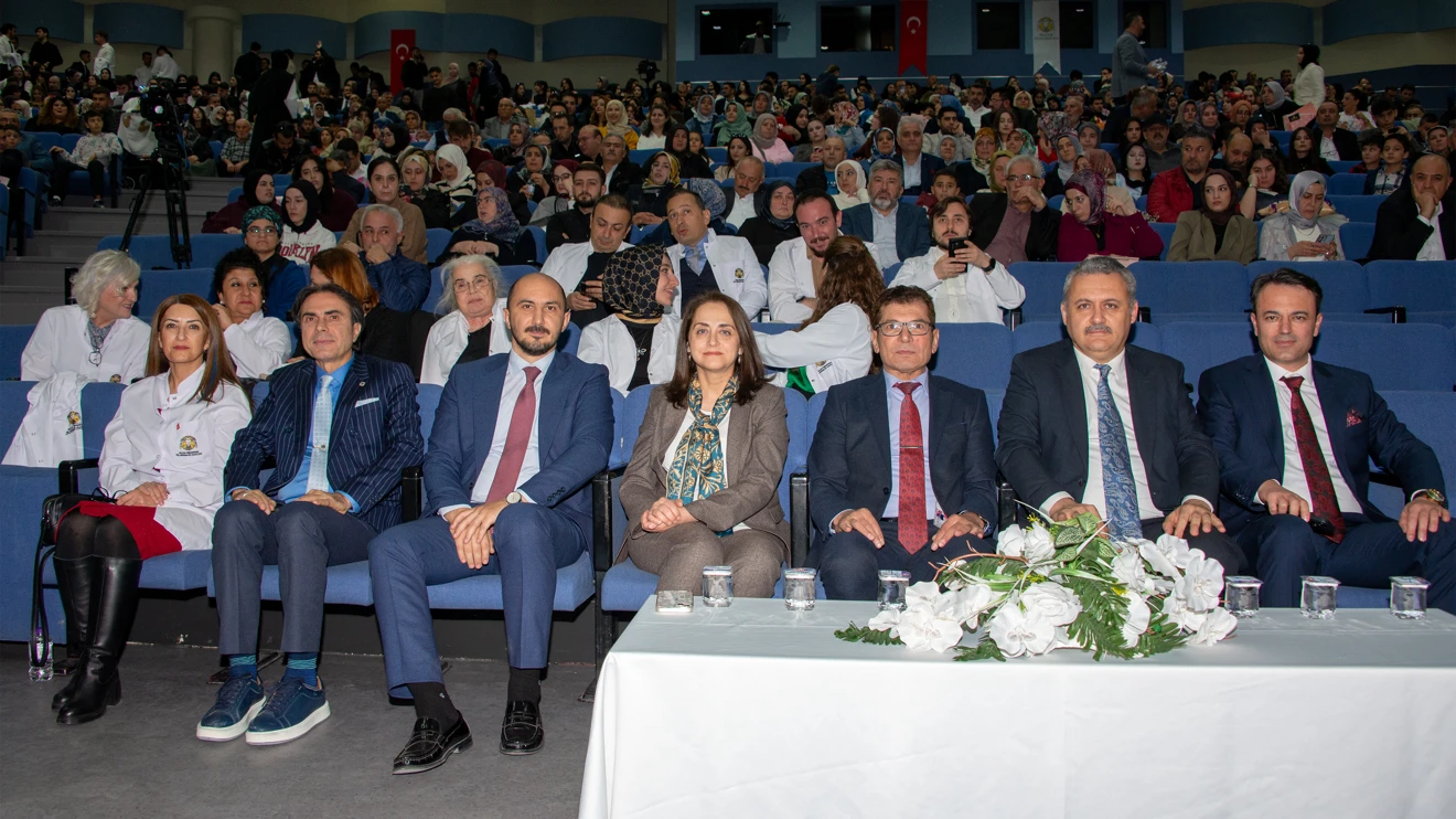 Diş Hekimliği Fakültesinde Beyaz Önlük Töreni coşkusu