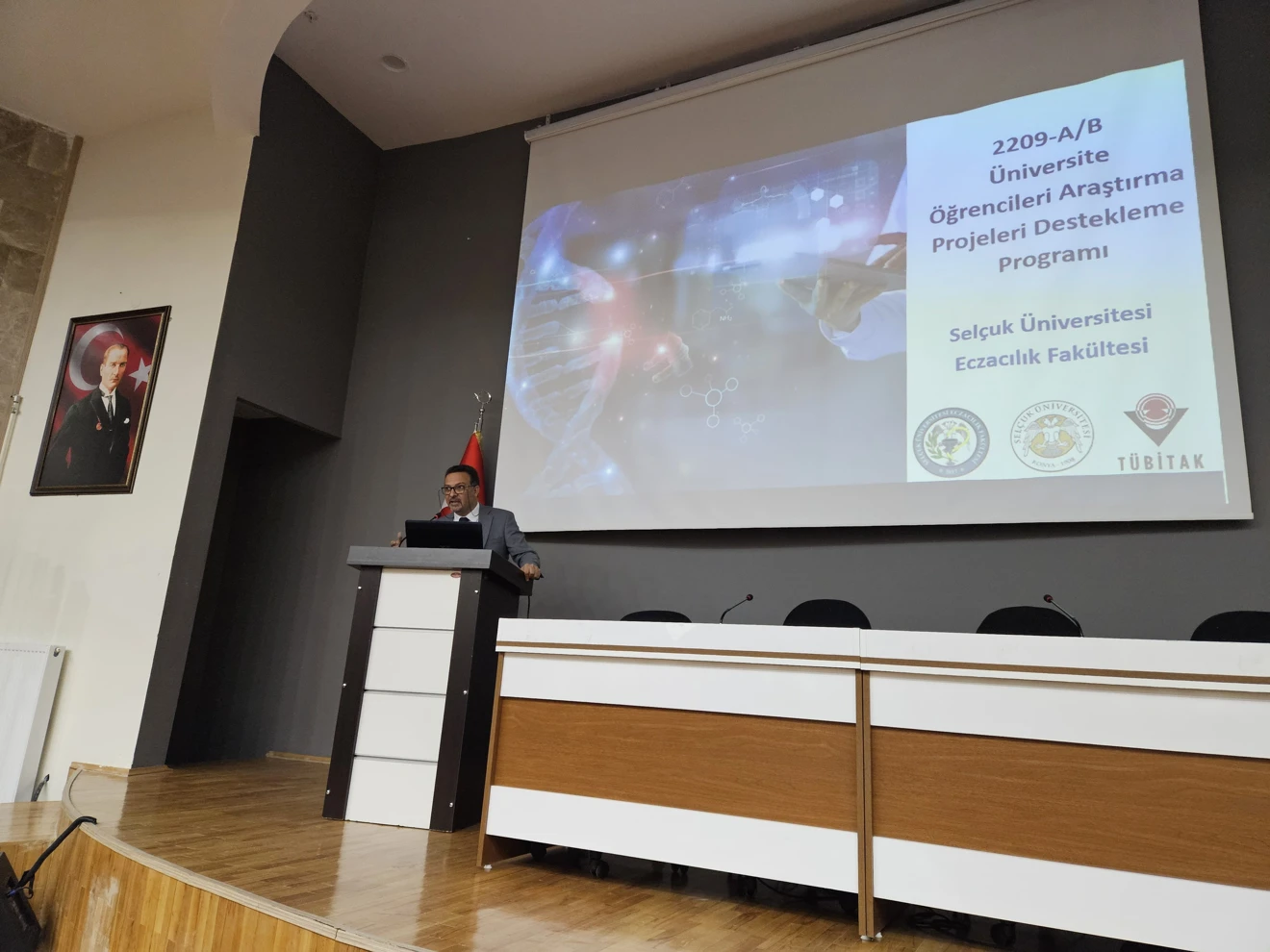 TÜBİTAK  2209-A/B ÜNİVERSİTE ÖĞRENCİLERİ ARAŞTIRMA PROJELERİ BİLGİLENDİRME VE EĞİTİM SEMİNERİ