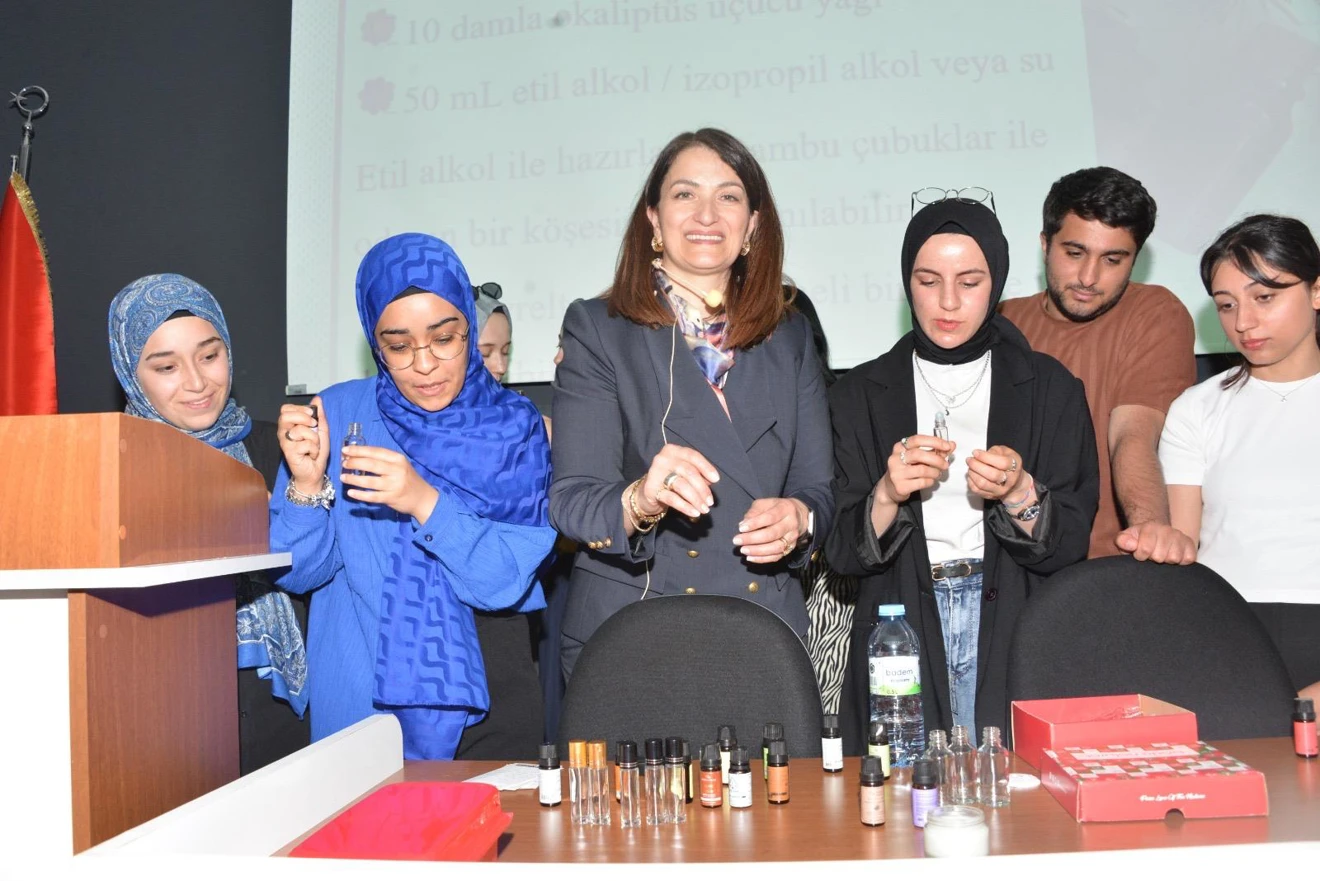 “Sağlıklı Nesiller Yetiştirmek: Kimyasalların Gizli Dili ve Doğal Alternatifler” adlı seminer düzenlendi