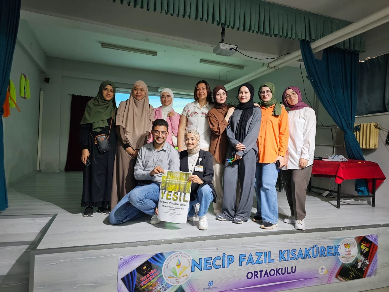 Hemşirelik Fakültesi Öğrencilerimiz tarafından 17 Mayıs Uluslararası Geri Dönüşüm Günü’nde “Çevre ve Sıfır Atık Farkındalığı” programı düzenlendi.