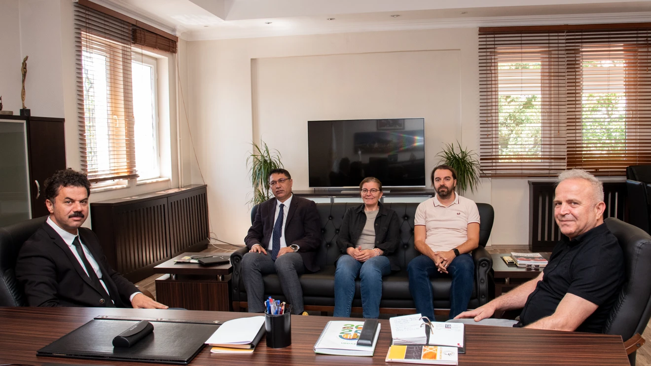 Rektör Prof. Dr. Hüseyin Yılmaz’dan İletişim Fakültesine ziyaret