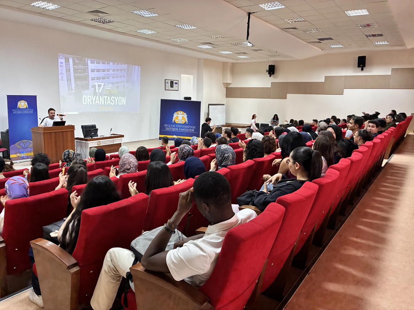 İletişim Fakültesinde oryantasyon toplantısı yapıldı