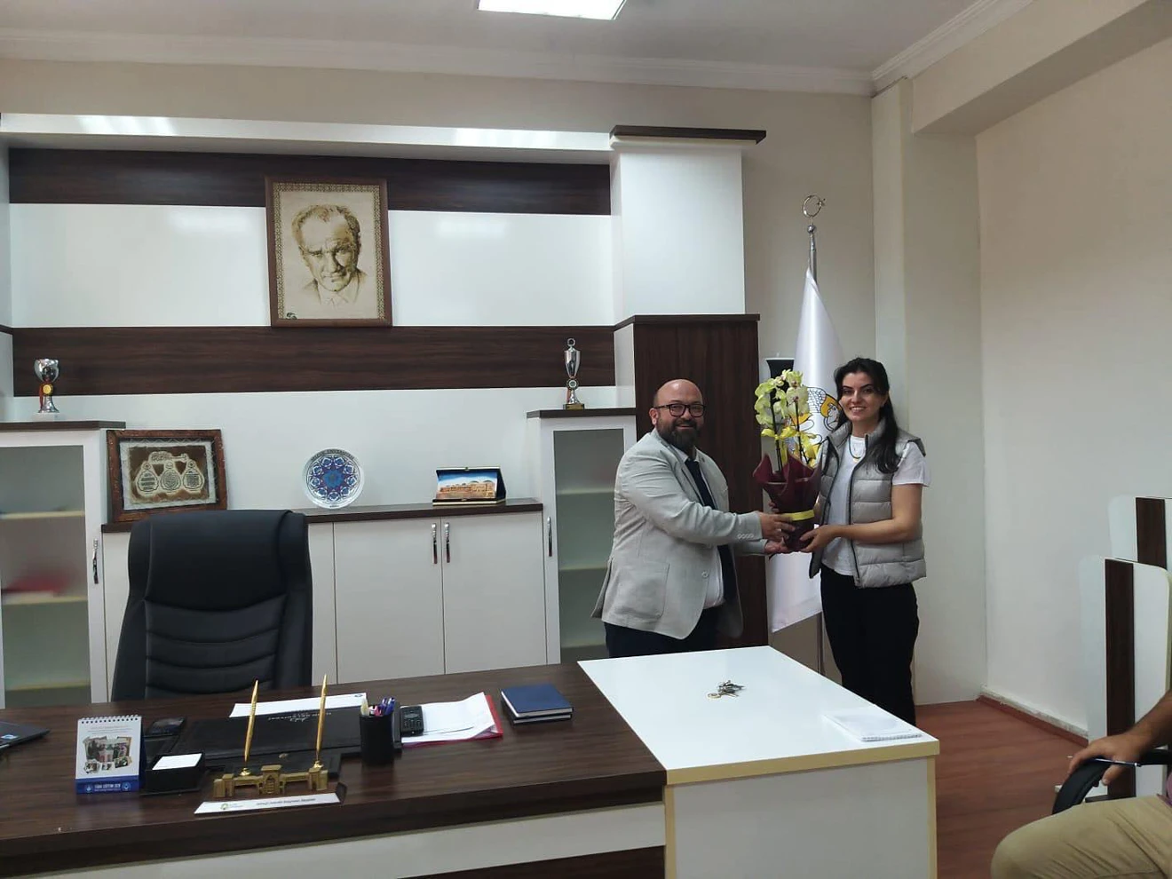 Meslek Yüksekokulumuz Öğretim Görevlisi Şefika Özmen, doktora eğitimini başarıyla tamamlayarak Bilim Doktoru (Ph.D) unvanını almaya hak kazanmıştır.