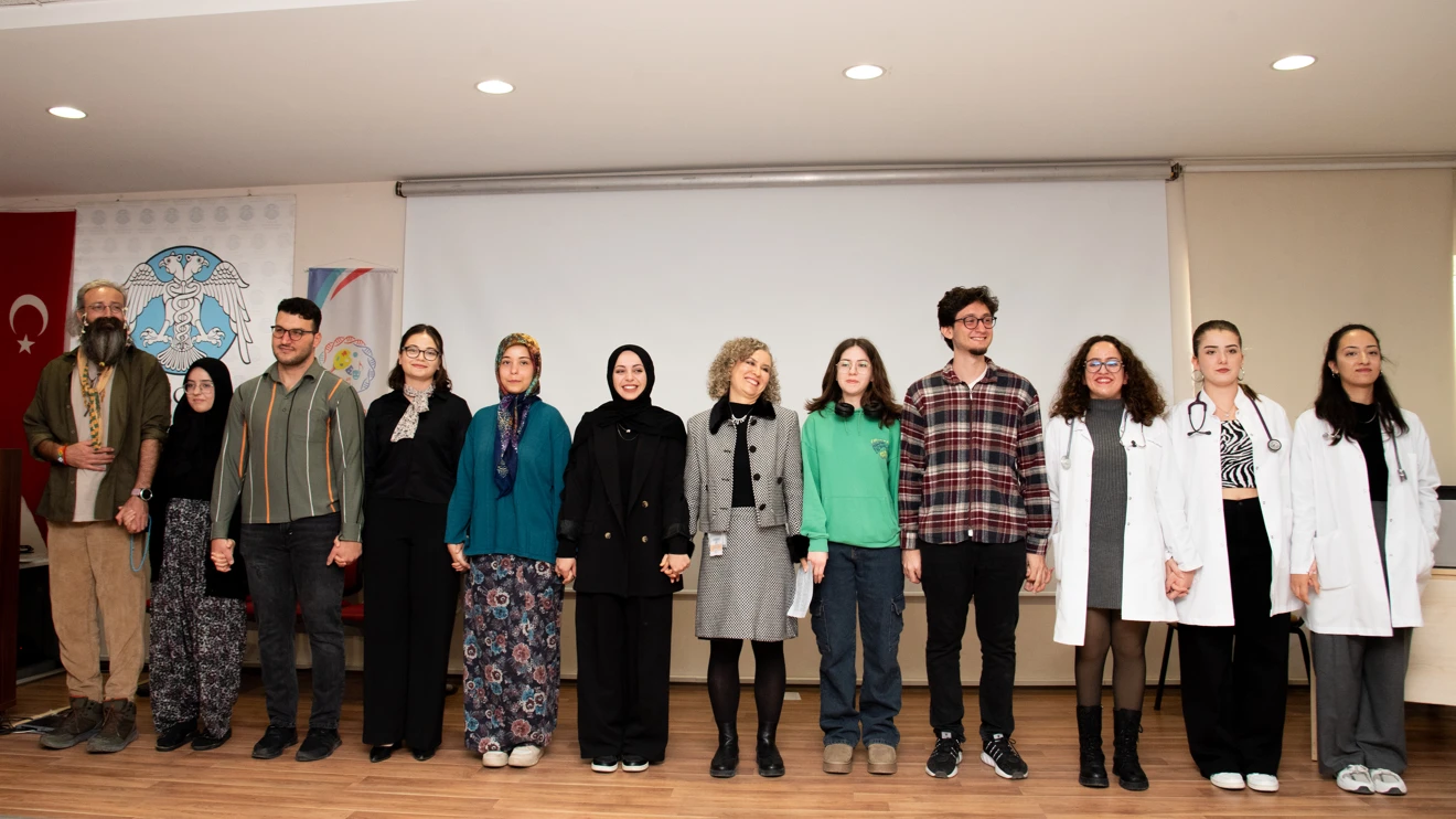 Selçuk Üniversitesinde antibiyotik kullanımına tiyatroyla dikkat çekildi