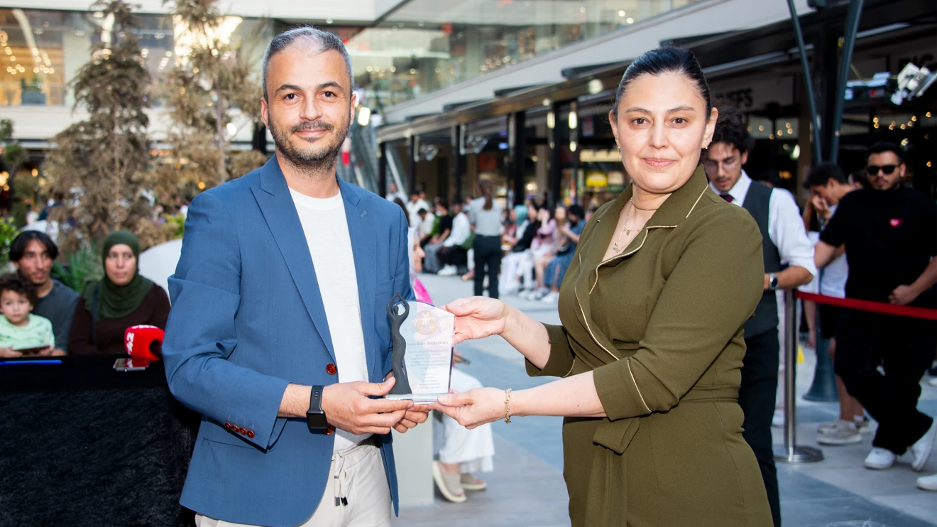 Selçuk’ta 2025 mezunları özgün tasarımlarını sergiledi