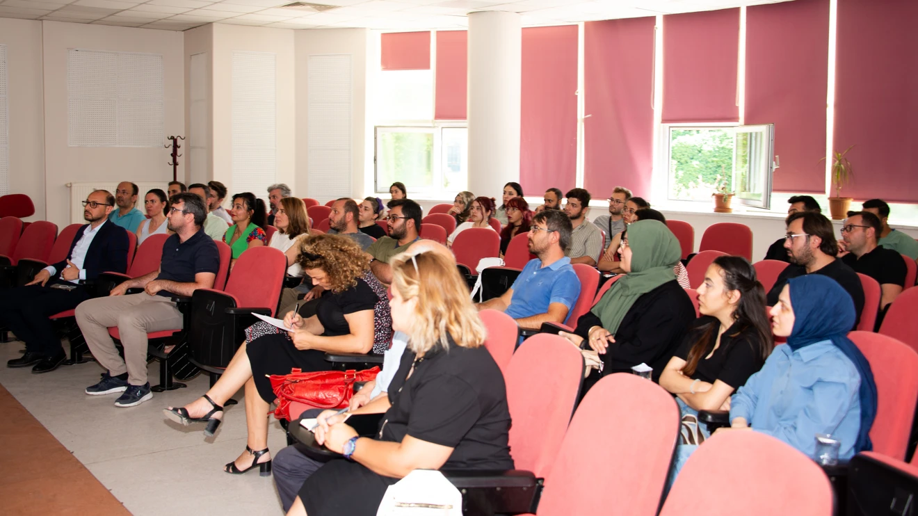 Prof. Dr. Erdoğan Memili, araştırmacılarla buluştu