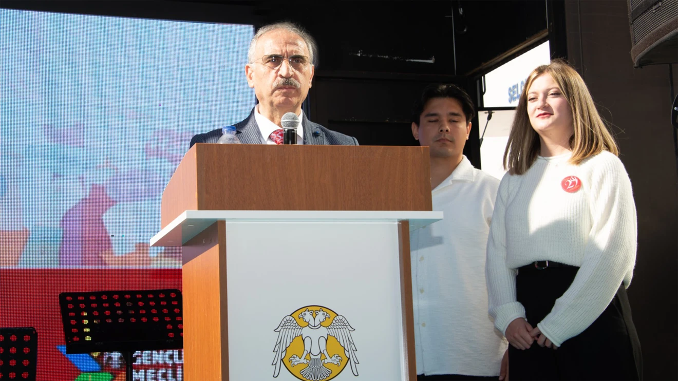 Selçuk Üniversitesinde 3. Dil ve Kültür Şenliği coşkusu