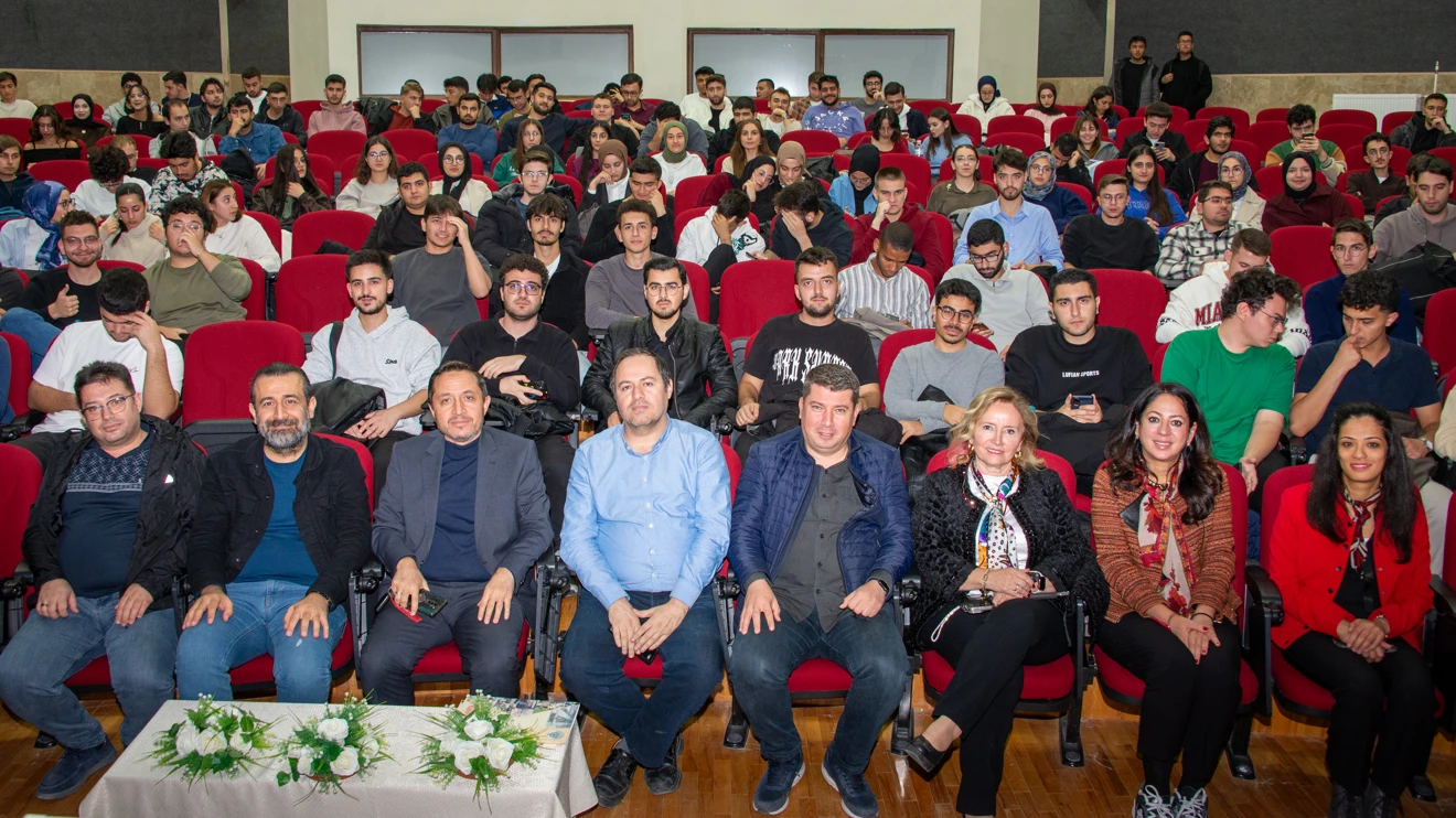 Öğrencilere Yurt Dışında Lisansüstü Eğitim ve Burs İmkanları anlatıldı