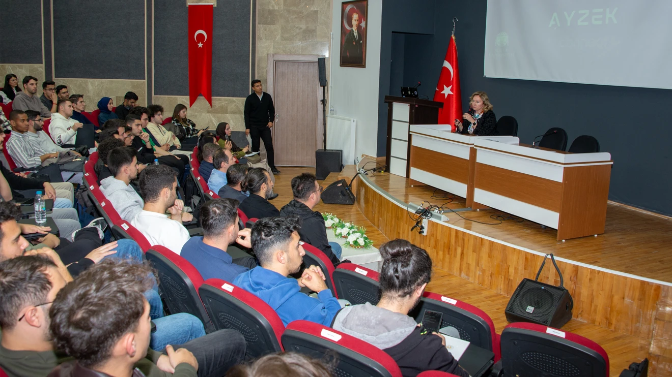 Öğrencilere Yurt Dışında Lisansüstü Eğitim ve Burs İmkanları anlatıldı