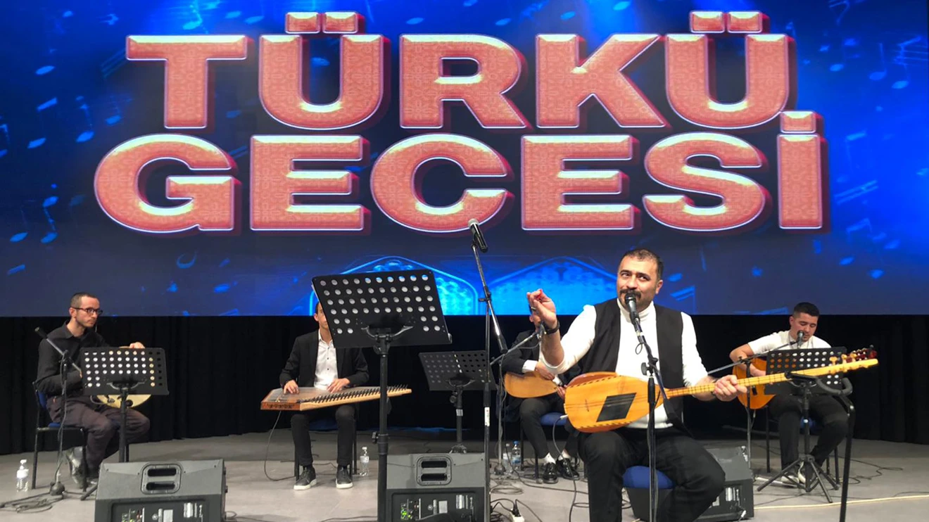 Selçuk Üniversitesinde türkülerle dolu bir gece yaşandı