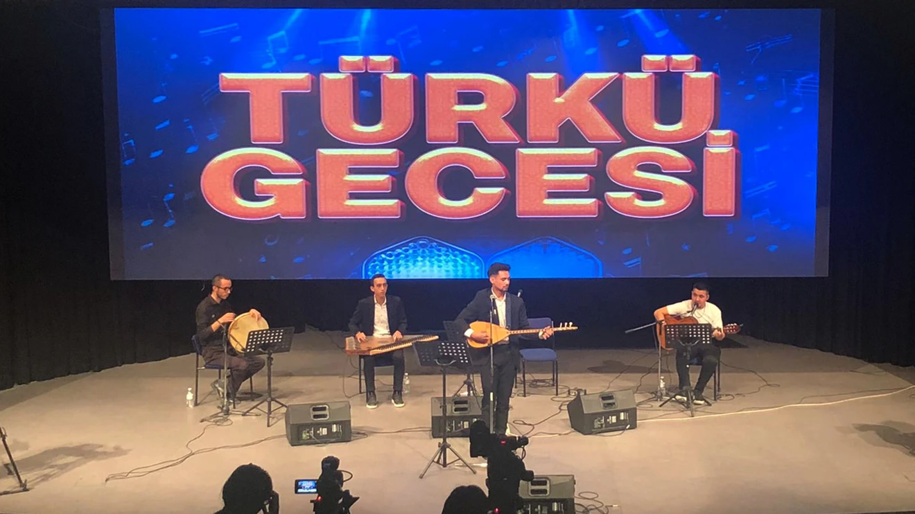 Selçuk Üniversitesinde türkülerle dolu bir gece yaşandı