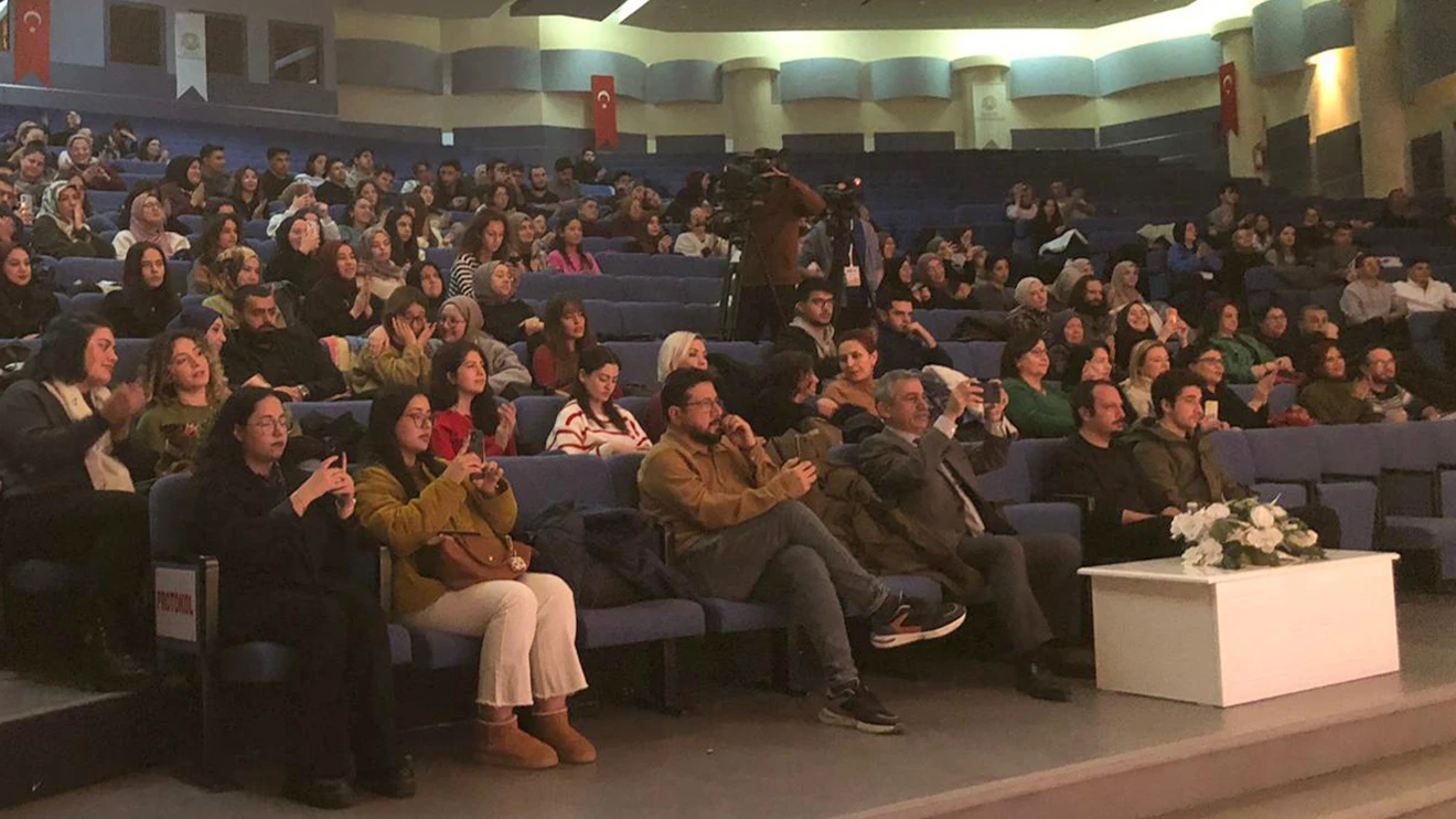 Selçuk Üniversitesinde türkülerle dolu bir gece yaşandı