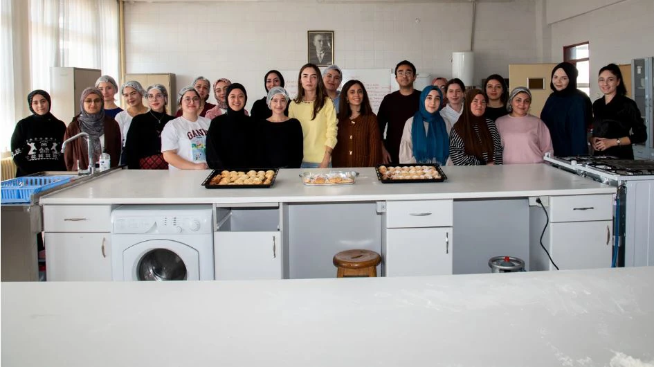 Selçuk Üniversitesinde Doğadan Gelen Elma, Doğaya Dönen Elma Etkinliği
