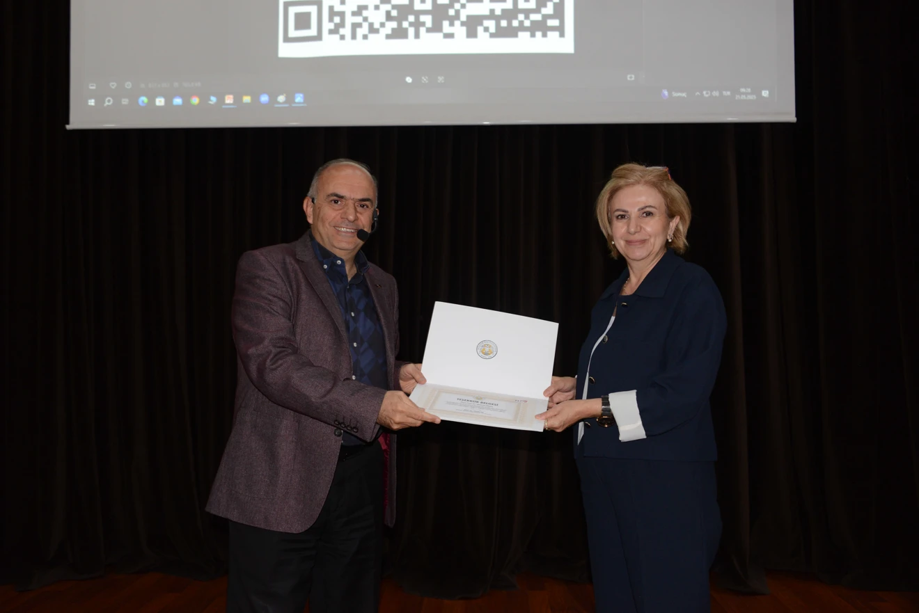 Etkili İletişim Teknikleri ve Sosyal Medya Okuryazarlığı