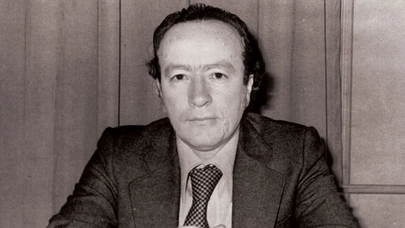 İz Bırakanlar - Erol Güngör