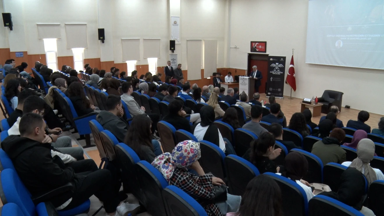 Anayasa Mahkemesi Üyesi Menteş, Selçuk Üniversitesindeydi