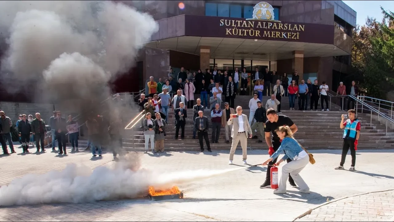 Selçuk Üniversitesi personeline yangına müdahale eğitimi verildi