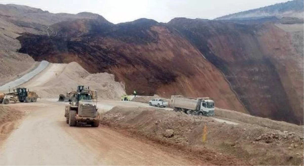 Maden Sahasında Toprak Kayması