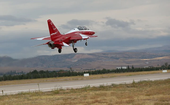Türk Yıldızları 2025'ten itibaren Hürjet'i kullanacak