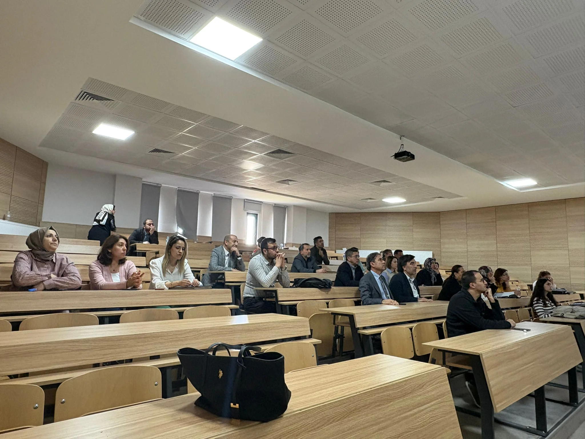 Eczacılık Fakültesi Akademik-İdari Personellerine Yönelik Seminer Gerçekleştirildi