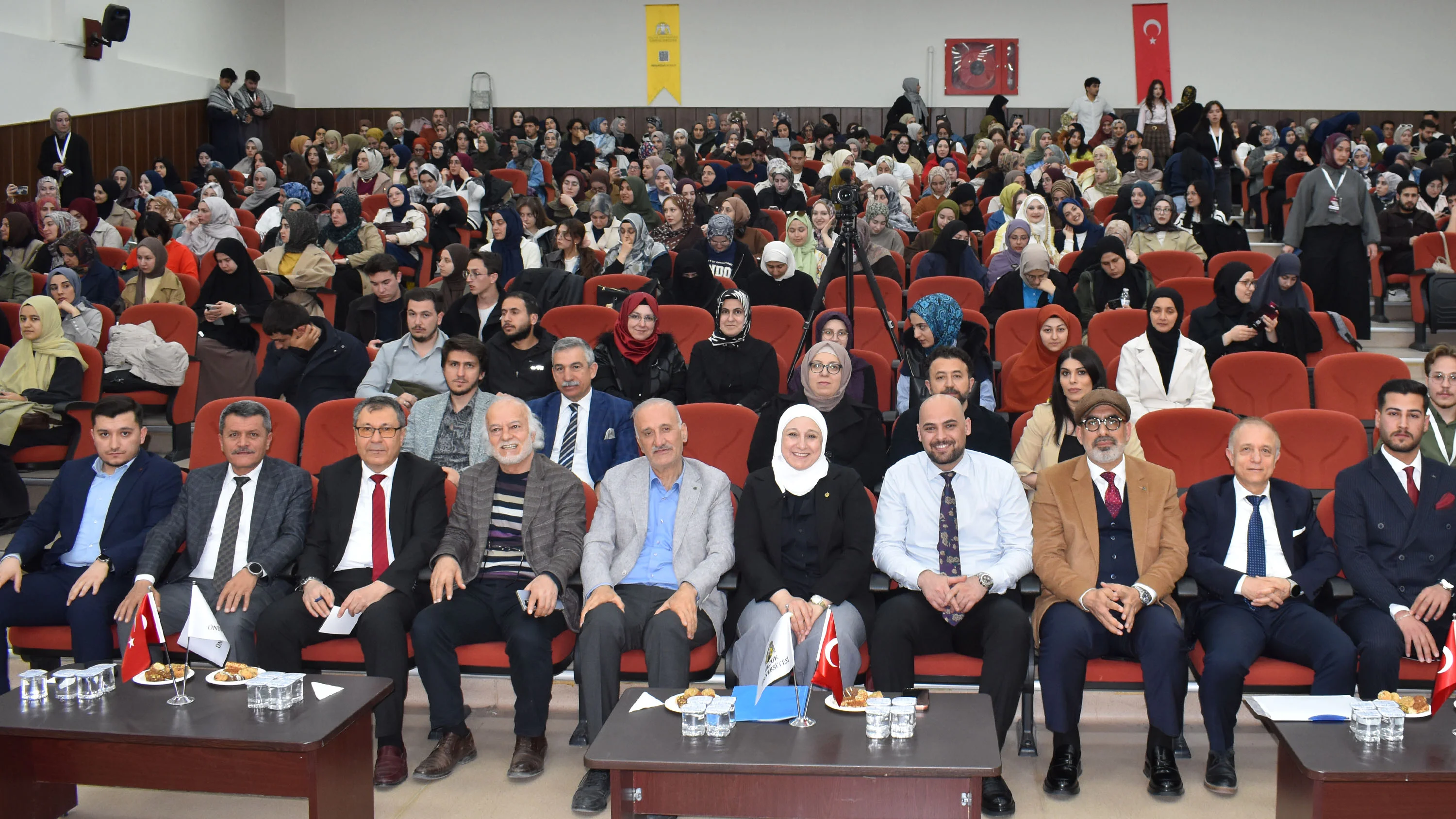 Selçuk Üniversitesinde Arapça Kültür ve Kariyer Zirvesi düzenlendi