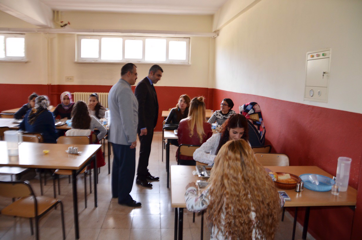 Üniversitemizin 42. Kuruluş Yıldönümü Yemeği 