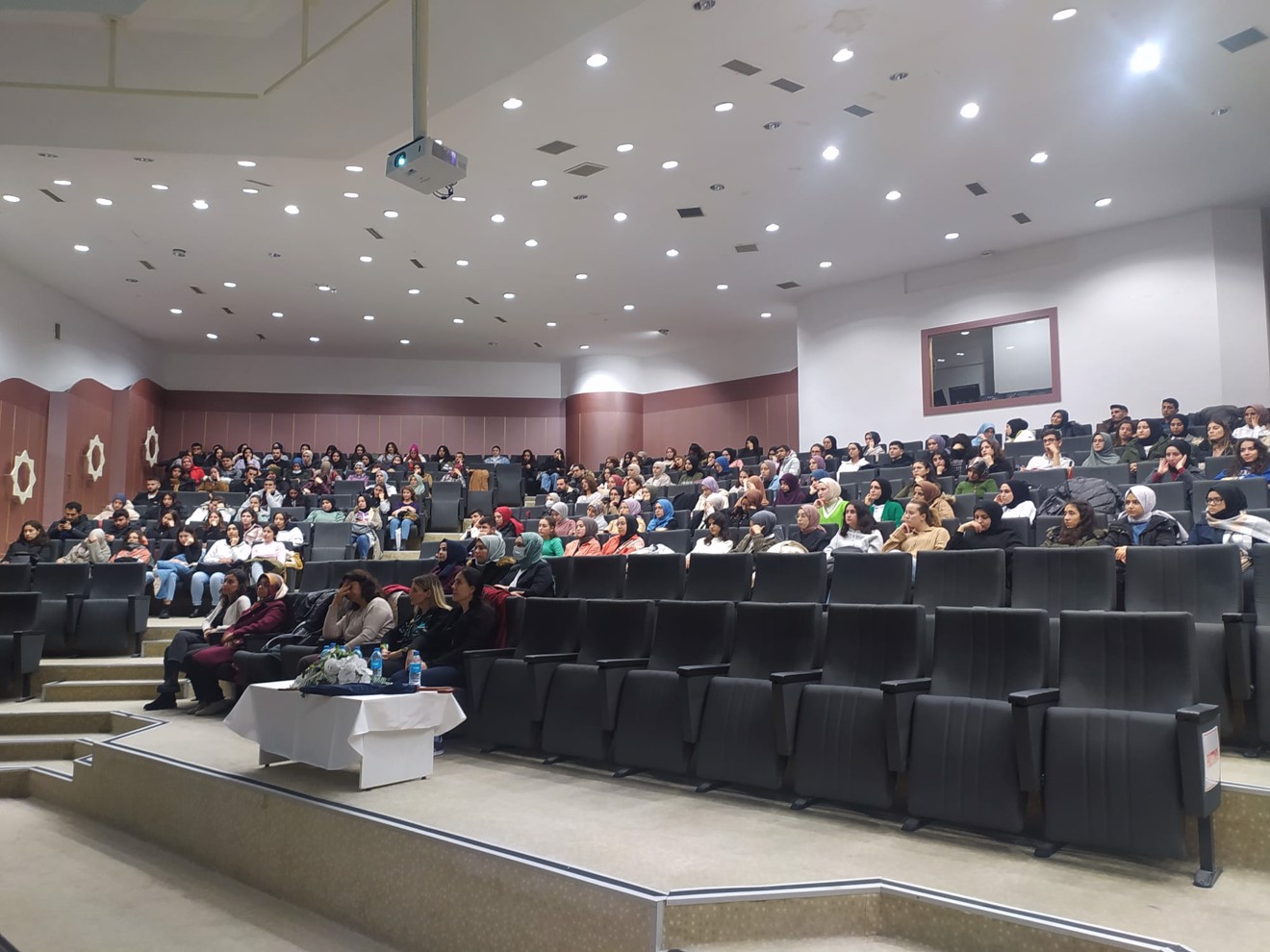 Konferans: Diyabette Güncel Yaklaşımlar: Hekim ve Hemşire Gözüyle