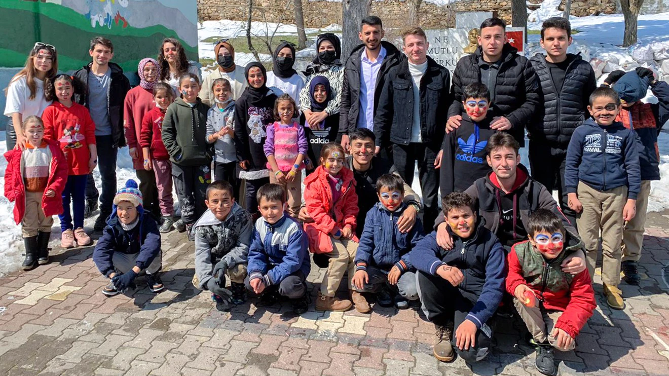 Selcuk University students organize an event for oral and dental health