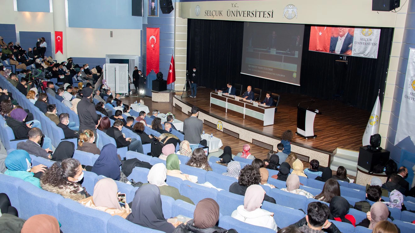 The importance of foreign language in diplomacy was explained at Selçuk University