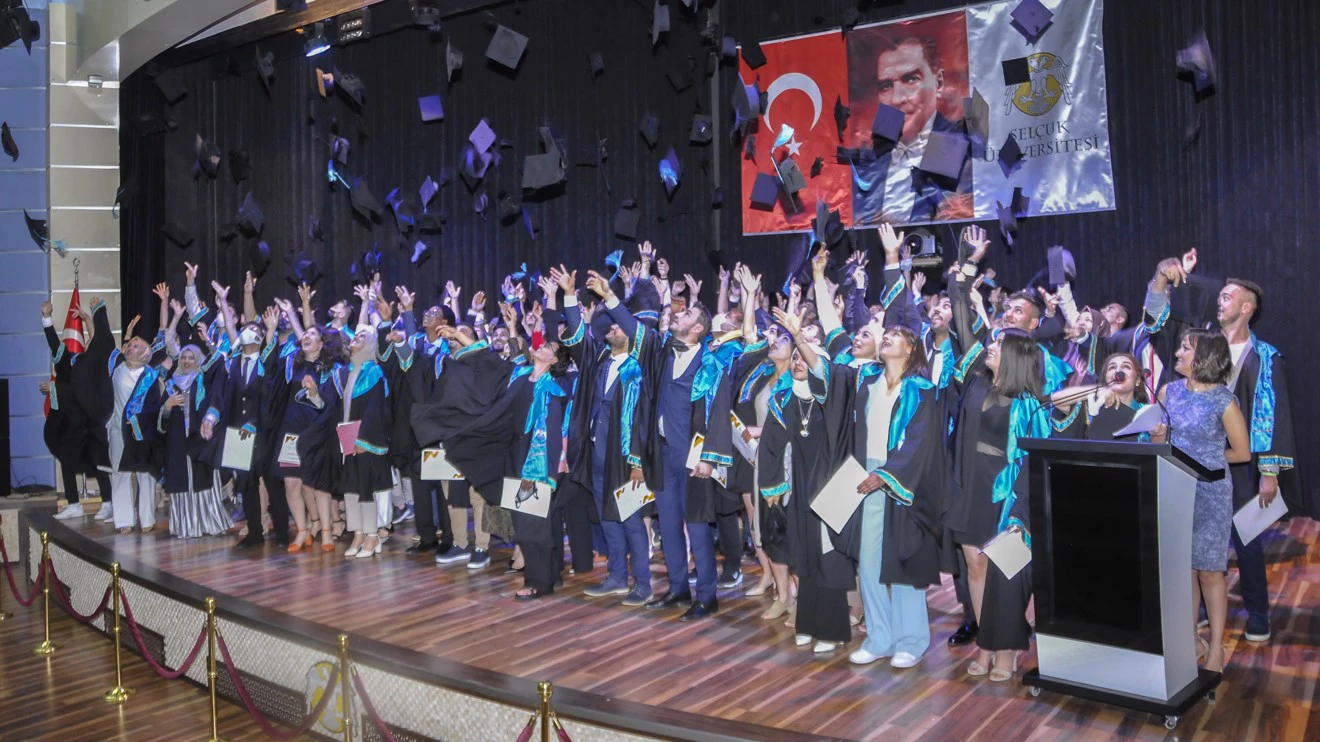 286 students graduated from the Department of International Relations