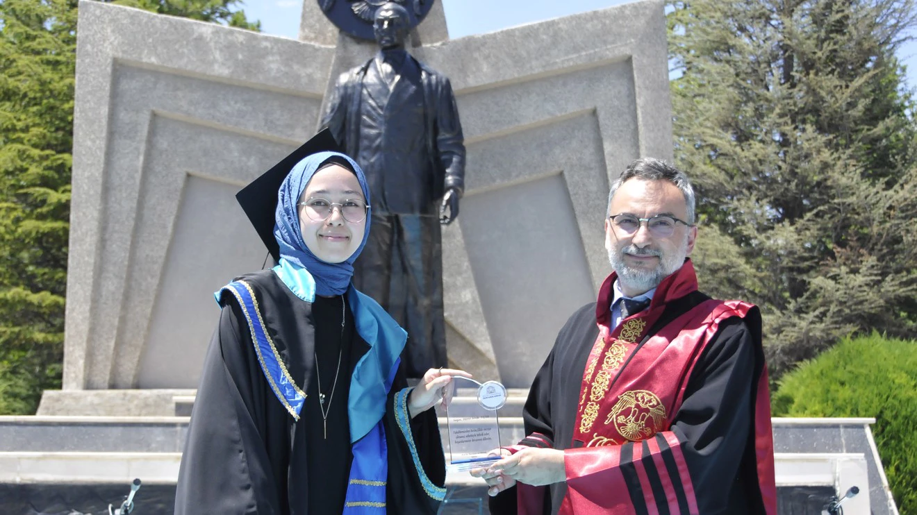 Selcuk University Faculty of Islamic Sciences gave its first graduates