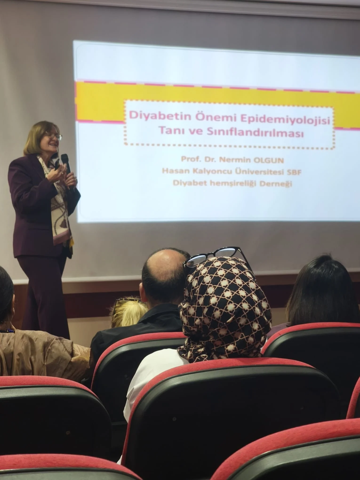 Hemşireler İçin Güncel Diyabet Yöntemi Eğitimi