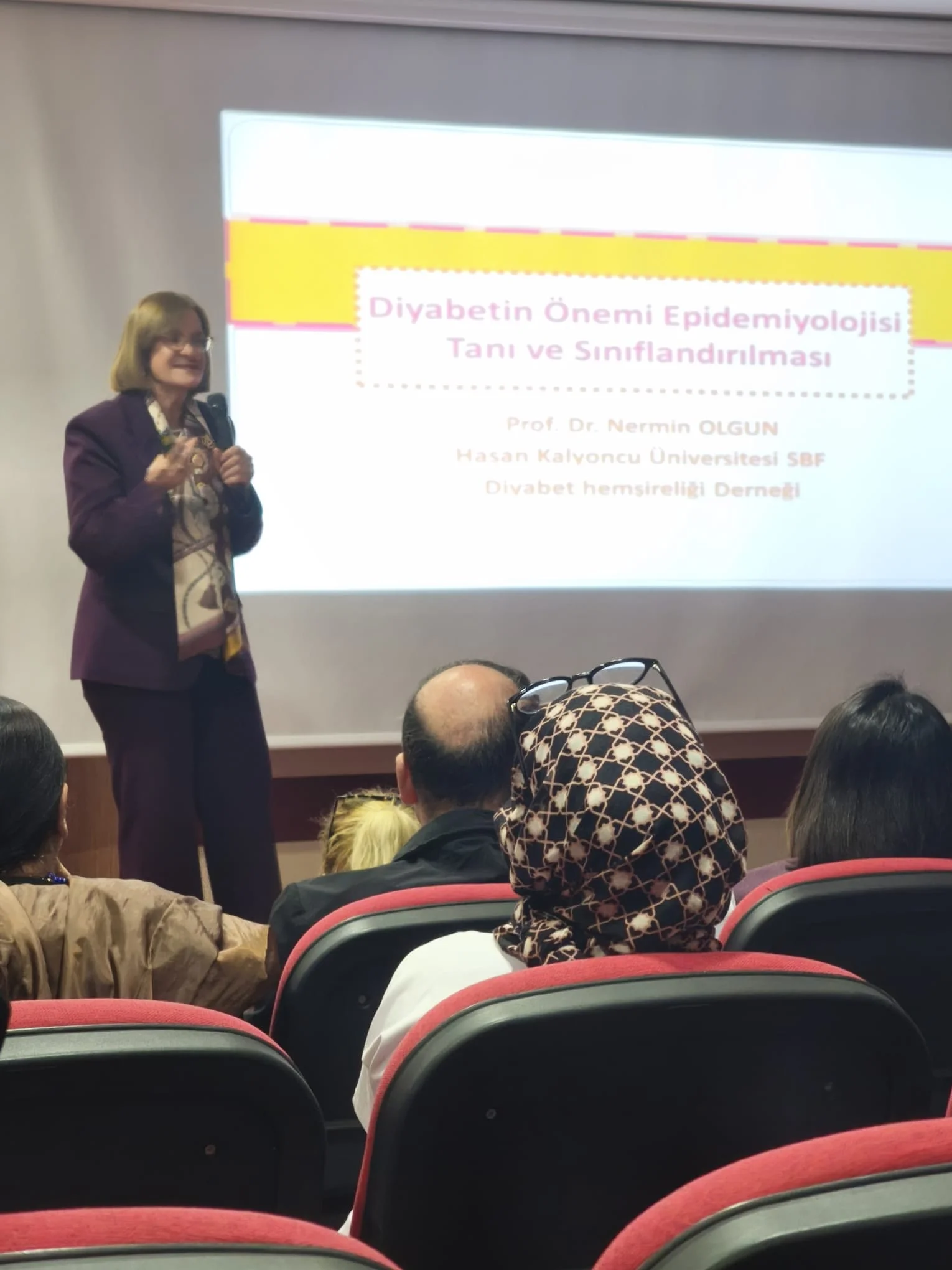 Hemşireler İçin Güncel Diyabet Yöntemi Eğitimi