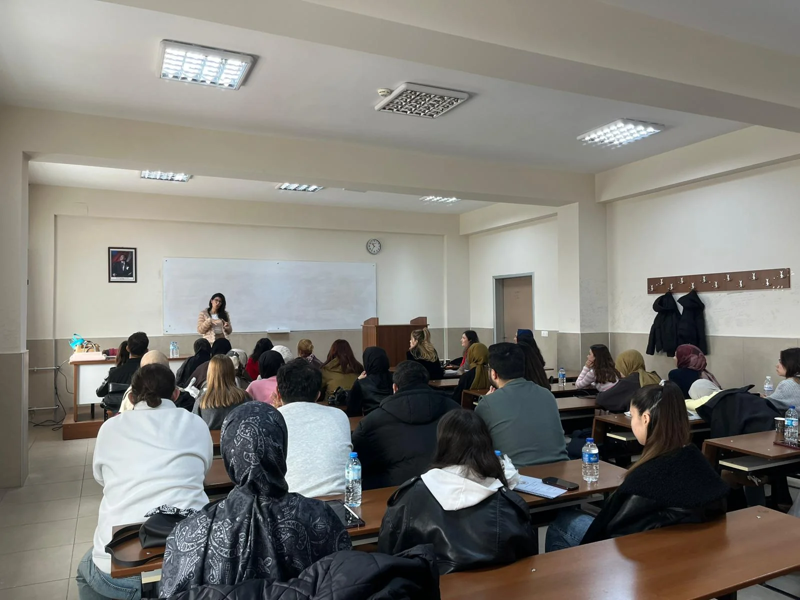 Klinik ve Toplu Beslenme Sistemlerinde Diyetisyen Olmak